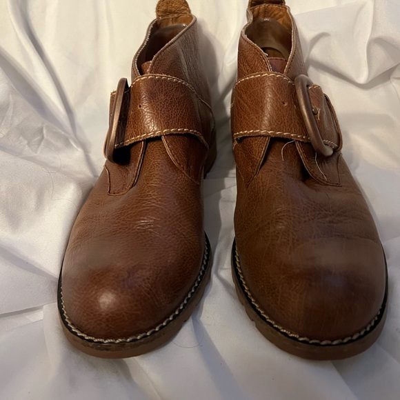 EUC Sofft ankle boots. Size 6.5. - Picture 3 of 10